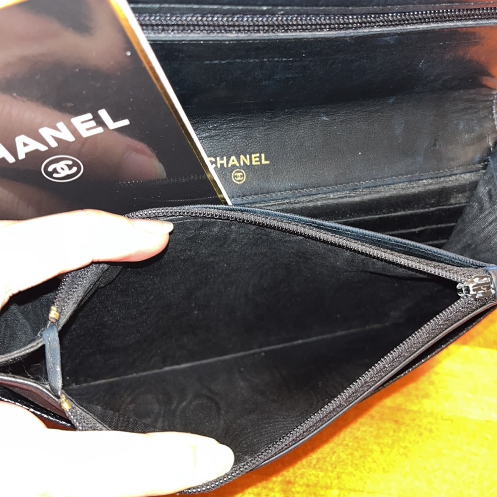CHANEL Vintage Wallet on Chain Caviar Crossbody Authentic - Picture 9 of 17